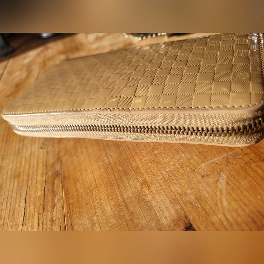 LOUIS VUITTON Shiny Calf Damier Facette Wallet - Picture 3 of 5